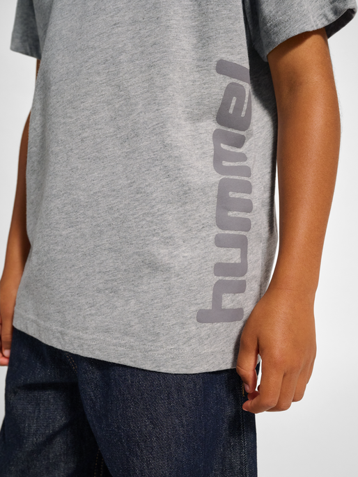 hmlPRINT T-SHIRT S/S, GREY MELANGE, model
