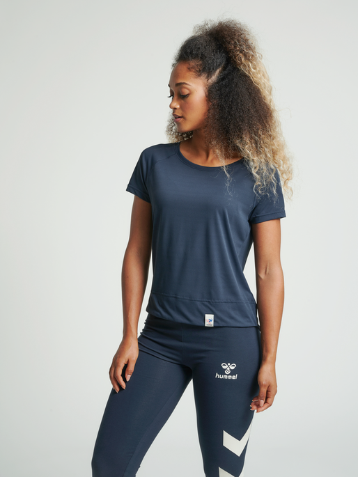 hmlPAMMI LOOSE T-SHIRT, 7429, model