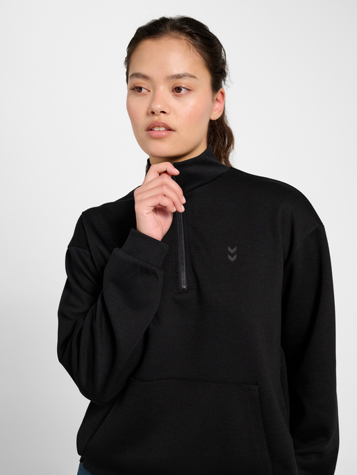 hmlYOGA SOFT HALFZIP W JACKET, BLACK, model