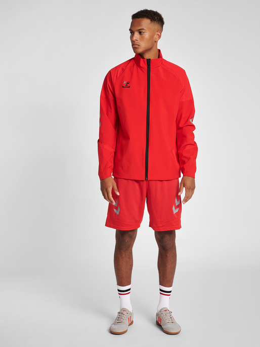 hmlLEAD TRAINING JACKET , TRUE RED, model