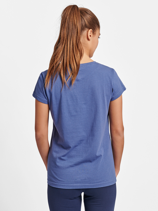 hmlROSE T-SHIRT S/S, 8246, model