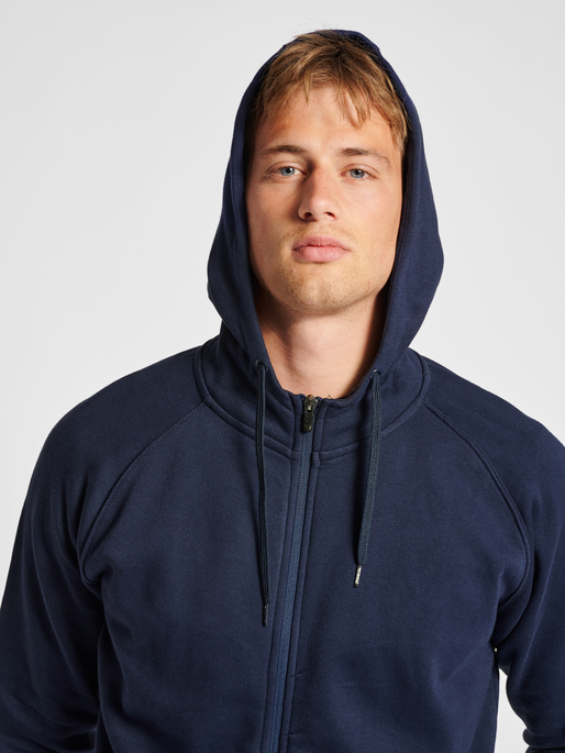 hmlRED CLASSIC ZIP HOODIE, MARINE, model