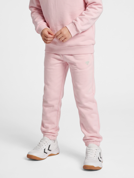 hmlJR LOOSE SWEATPANTS BEE, PALE LILAC, model