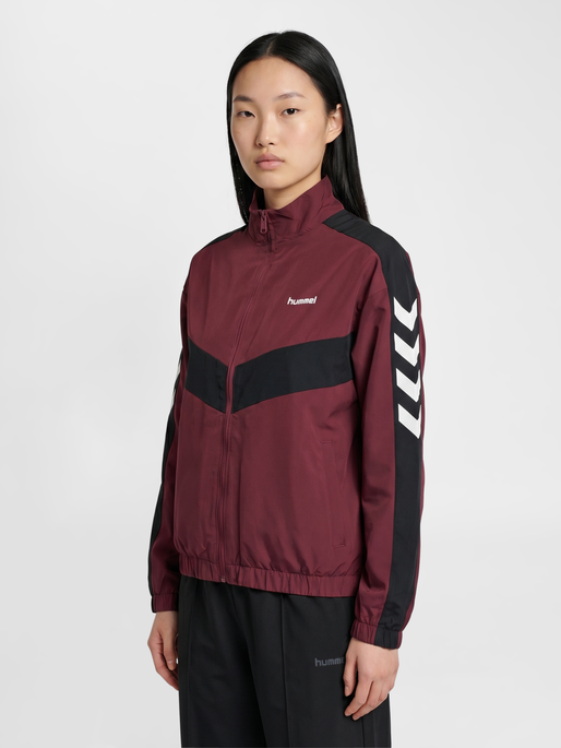 hmlARCHIVE W TRACK JACKET, CHOCOLATE TRUFFLE, model