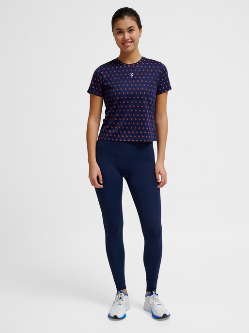 hmlFAST WORKOUT W T-SHIRT S/S, DRESS BLUES, model