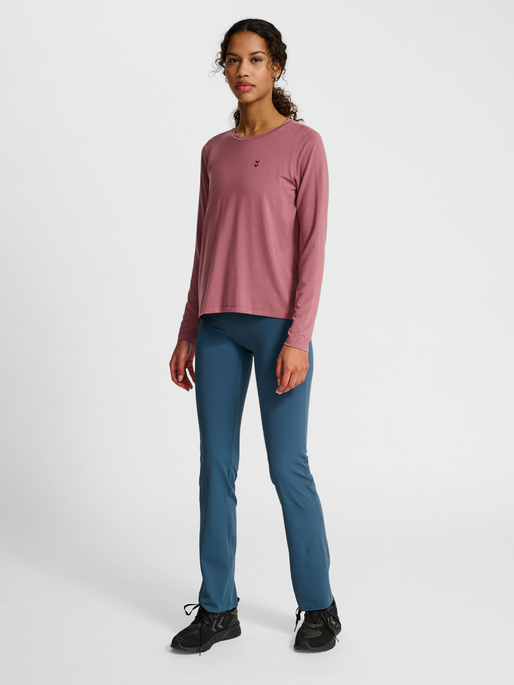 hmlYOGA SOFT LOOSE W T-SHIRT LS, WISTFUL MAUVE, model
