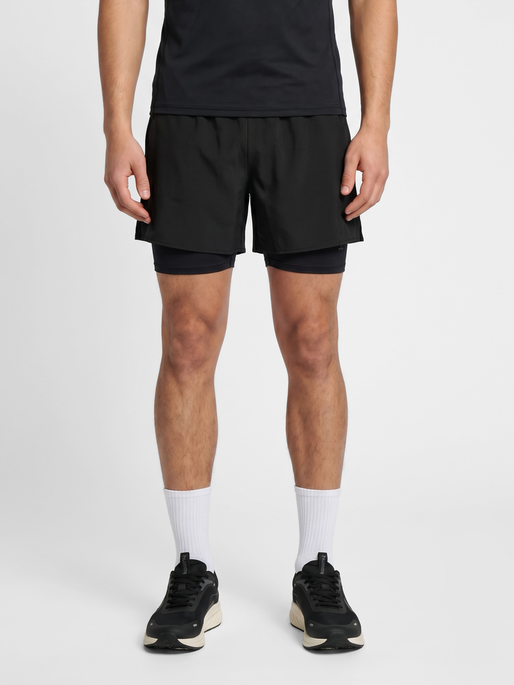 hmlHIIT INTENSITY 2 IN 1 SHORTS, BLACK, model
