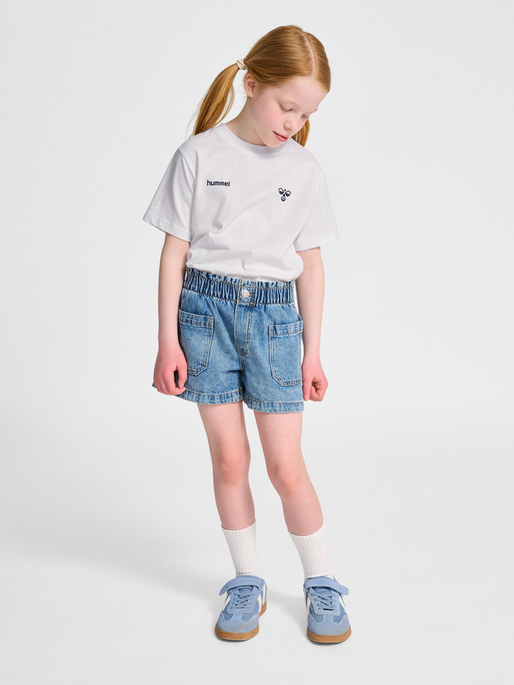 hmlJR GRAPHIC T-SHIRT S/S, WHITE, model