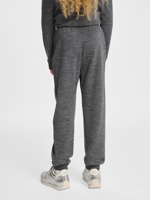 hmlJR WOOL PANTS BEE, DARK GREY MELANGE, model