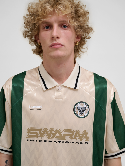 hmlLOOSE SOCCER JERSEY S/S, FOG, model