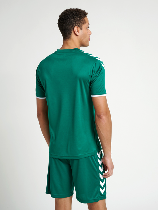 CORE SS POLY JERSEY, EVERGREEN PR, model
