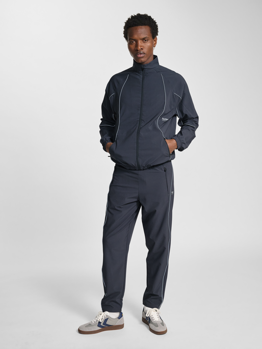 hmlPULSE WOVEN ZIP JACKET, EBONY, model