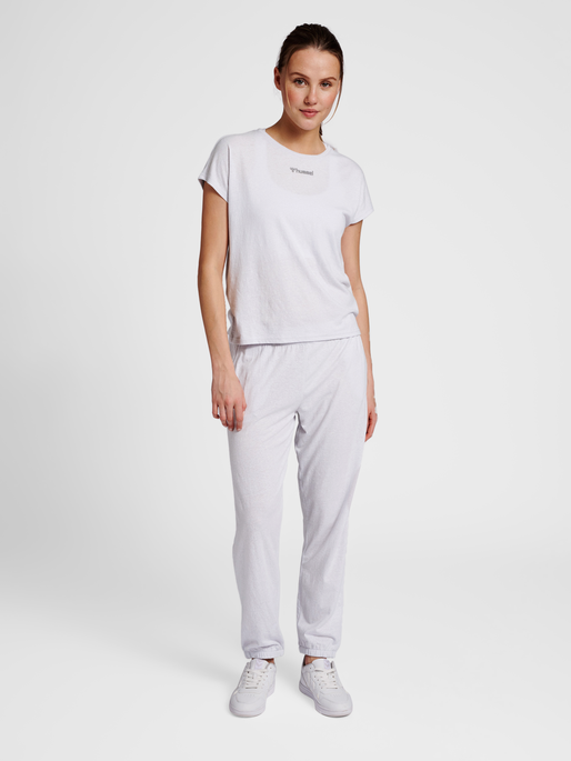 hmlZANDRA T-SHIRT, LIGHT GREY MELANGE, model
