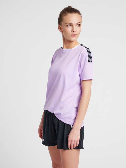 hmlAUTHENTIC POLY JERSEY WOMAN S/S, LAVENDULA, model
