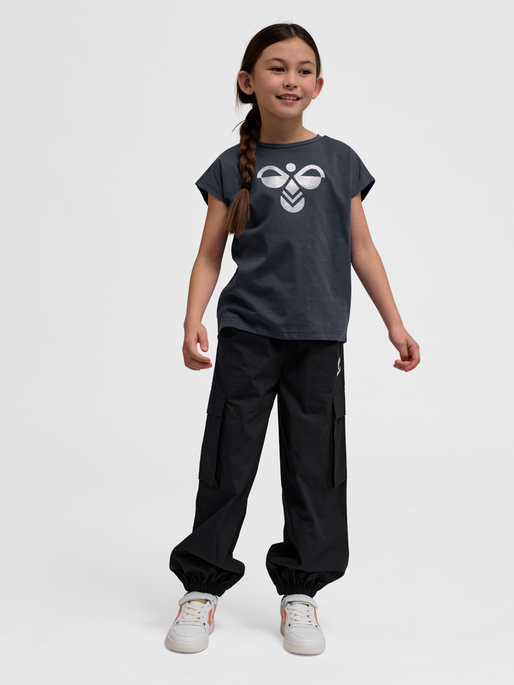 hmlDIEZ T-SHIRT S/S, PARISIAN NIGHT, model