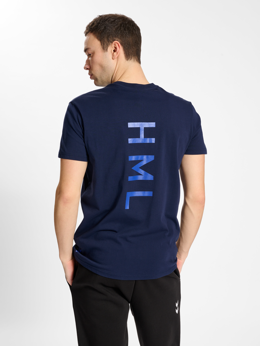 hmlCOURT COTTON T-SHIRT S/S, MARINE, model
