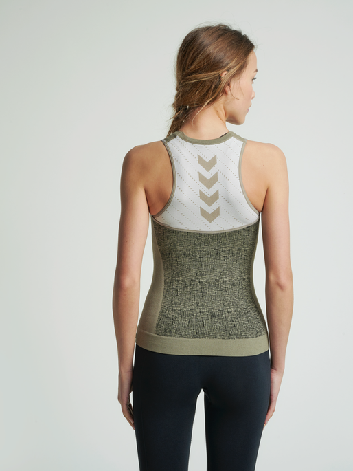 hmlHANA SEAMLESS TOP, 8062, model