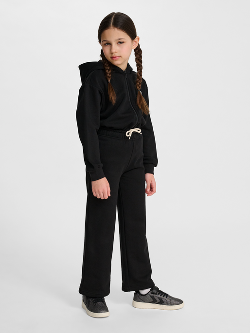 hmlJR LOOSE WL SWEATPANTS BEE, BLACK, model