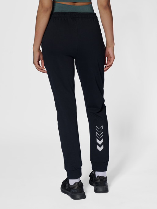 hmlELEMENTAL REGULAR PANTS WOMAN, BLACK, model