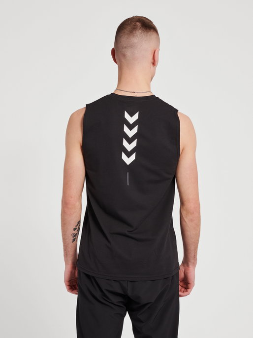 hmlTE CALLUM COTTON TANKTOP, 2001, model