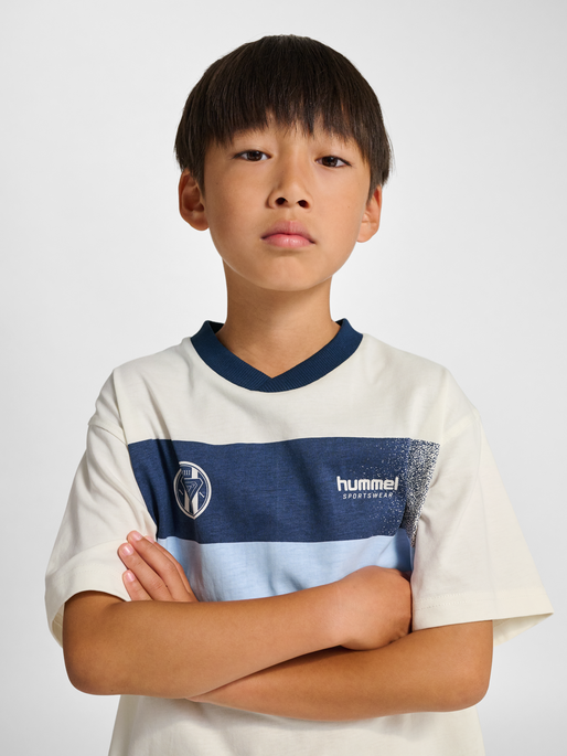 hmlJR LOOSE CHANGE T-SHIRT SS, BLANC DE BLANC, model