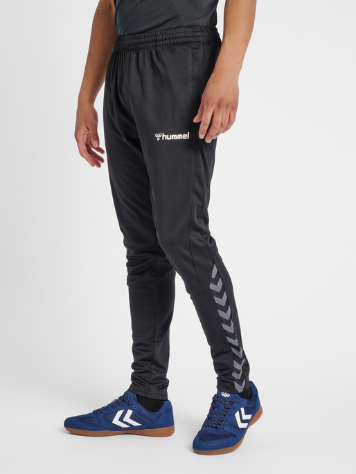 hmlAUTHENTIC TRAINING PANT, BLACK/WHITE, model