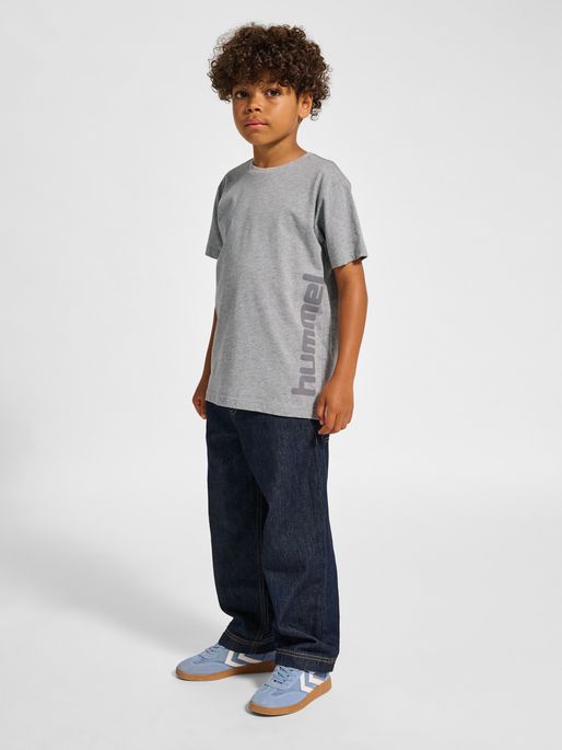 hmlPRINT T-SHIRT S/S, GREY MELANGE, model