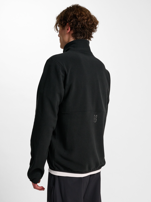 hmlPULSE FLEECE JACKET, BLACK, model