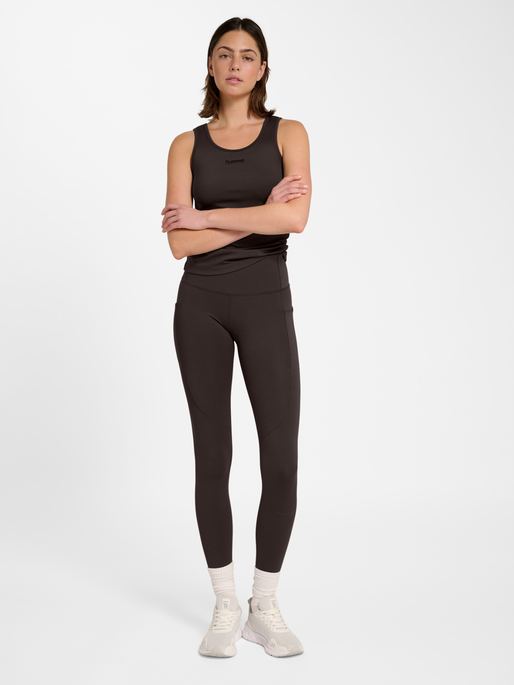 hmlHIIT INTENSITY HIGH WAIST TIGHTS, AFTER DARK, model