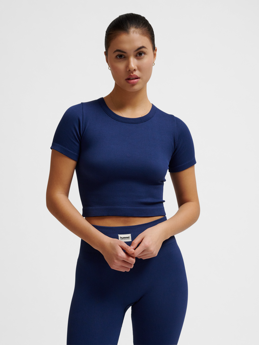 hmlPULSE SEAMLESS RIB W T-SHIRT S/S, DRESS BLUES, model