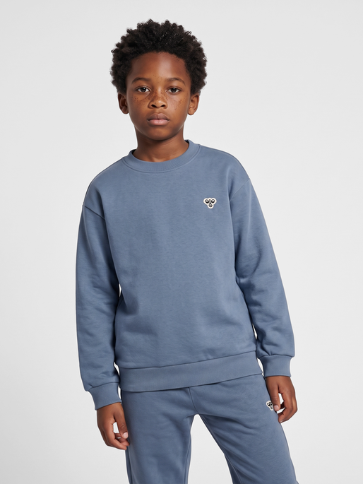 hmlJR LOOSE CREWNECK BEE, FLINT STONE, model
