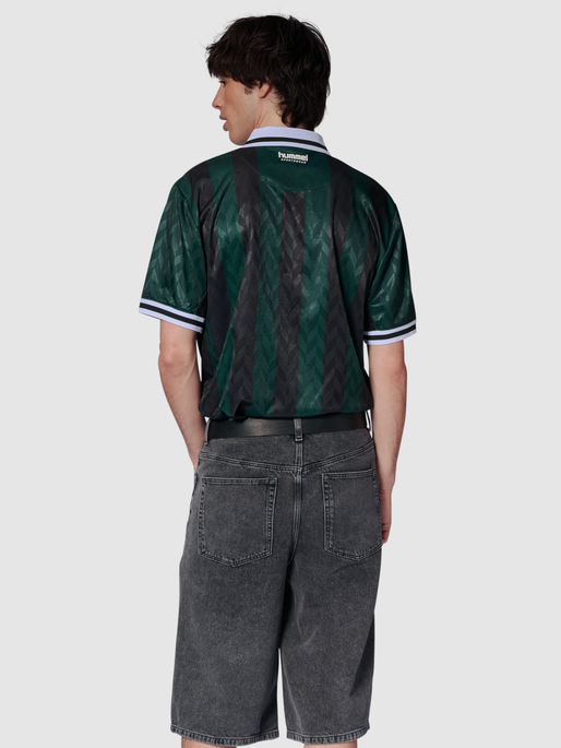 hmlLOOSE FOOTBALL JERSEY S/S, PONDEROSA PINE, model