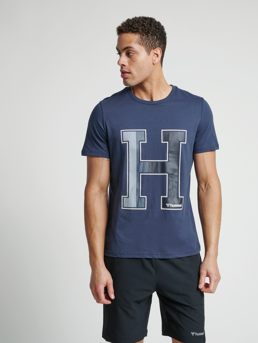 hmlLANEWAY T-SHIRT, 7429, model