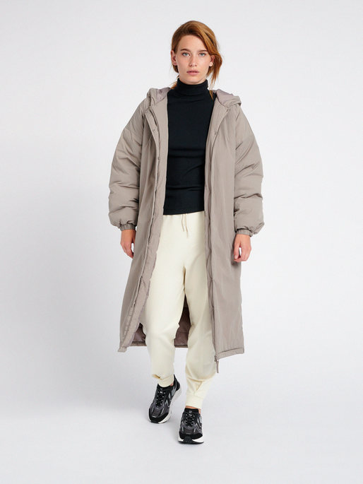 hmlEAST PUFFER LONG COAT, 1452, model