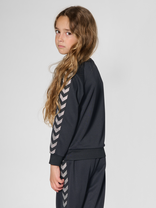 hmlNOMA ZIP JACKET, BLACK, model