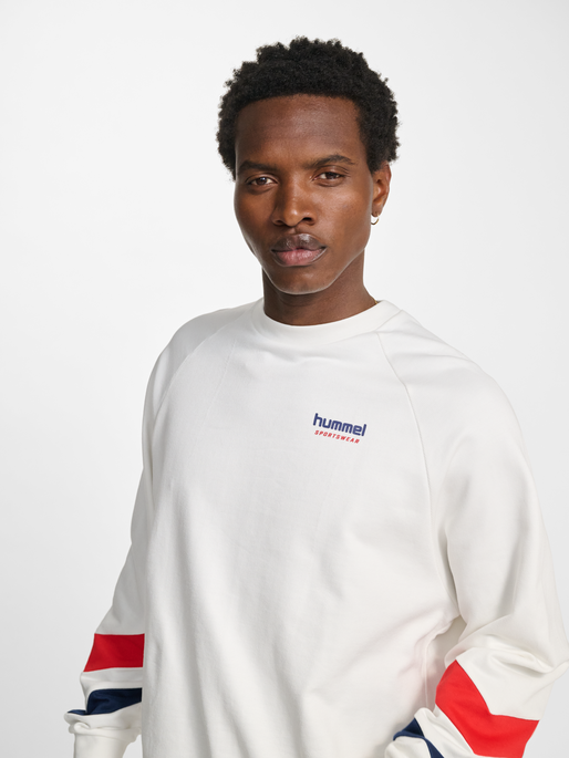 hmlOVERSIZED CREW SPORTSWEAR, BLANC DE BLANC/BLANC DE BLANC, model