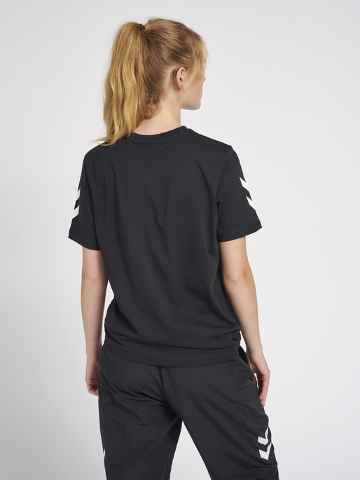 hmlLGC DANI T-SHIRT, 2001, model