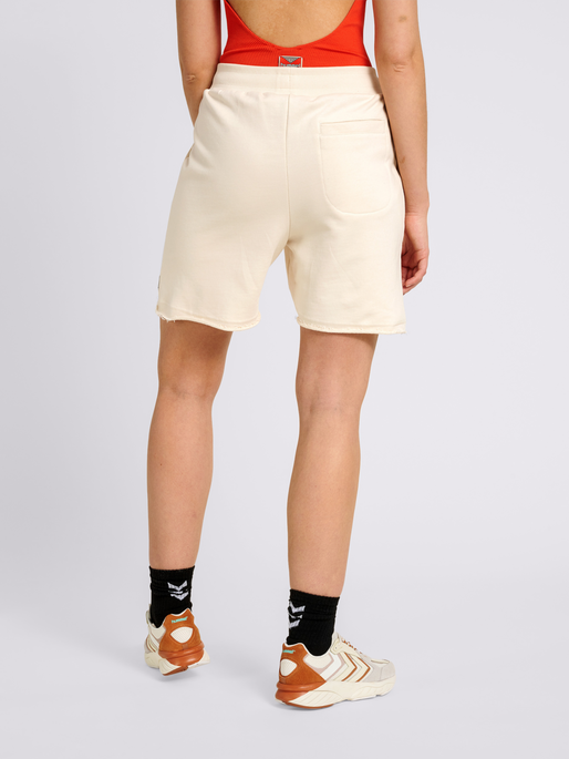 hmlYOUR MEDIUM SHORTS, 9999, model