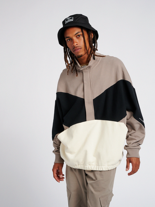 hmlURBAN OVERSIZED SWEATSHIRT, 1452, model