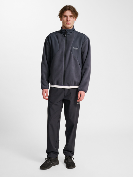 hmlHYBRID FLEECE JACKET, EBONY, model