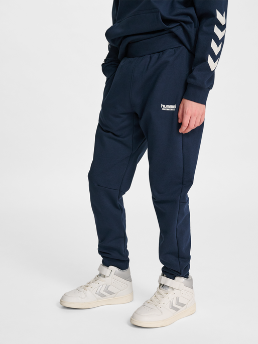 hmlJR REGULAR ADJ WAIST PANTS, DRESS BLUES, model