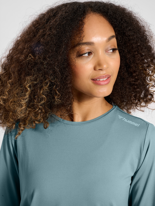 hmlMT TAYLOR T-SHIRT L/S, NORTH ATLANTIC, model