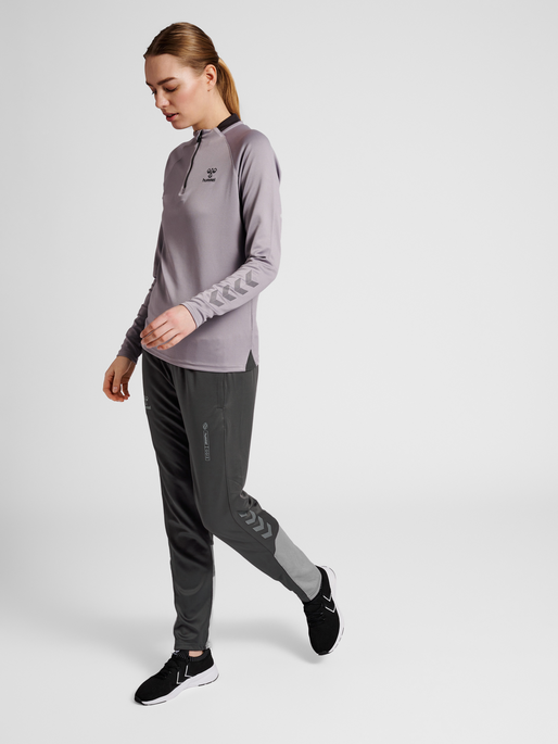 hmlGG12 ACTION TRAINING PANTS WOMAN, FORGED IRON, model