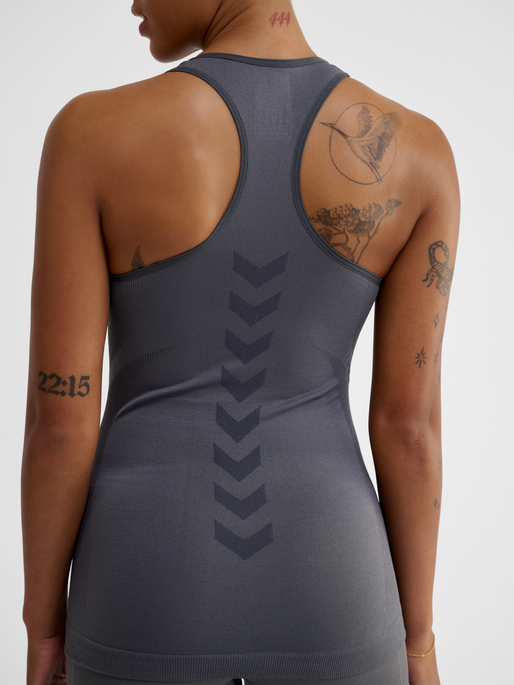 hmlTIF SEAMLESS TOP, BLACKENED PEARL, model