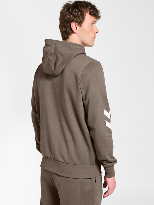 hmlLEGACY 2.0 HOODIE, DARK NIGHT, model