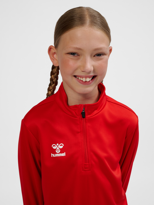hmlESSENTIAL HALF-ZIP KIDS, TRUE RED, model