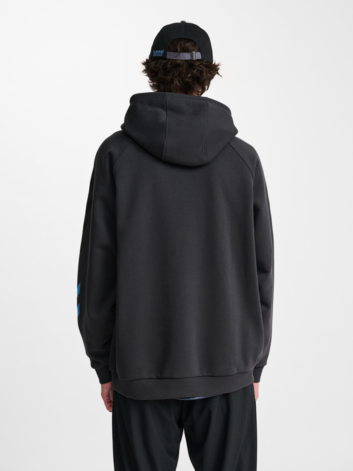 hmlOVERSIZED HOODIE SW EL PASO, EBONY, model