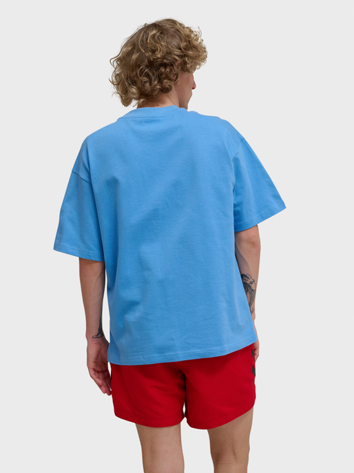 hmlLOOSE T-SHIRT S/S BEES STADIUM, LICHEN BLUE, model