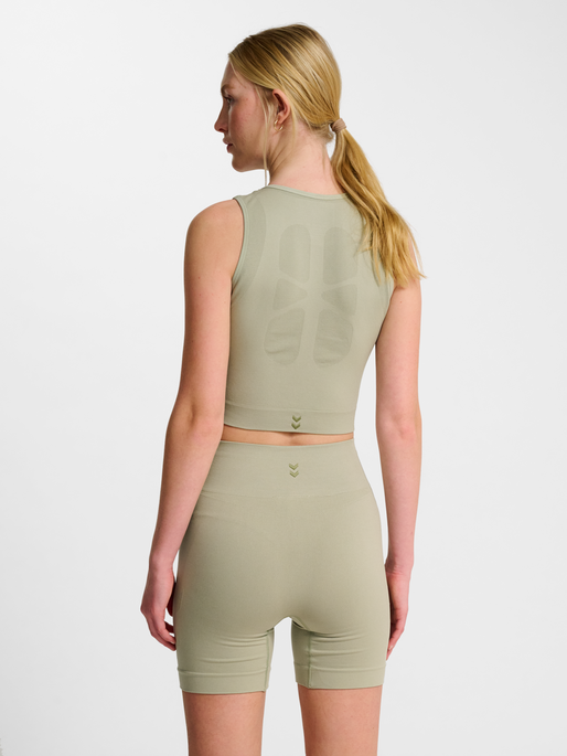 hmlHIIT SEAMLESS W TOP, SEAGRASS, model