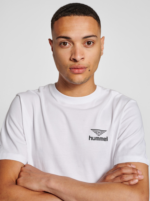 hmlLGC 365 T-SHIRT, WHITE, model